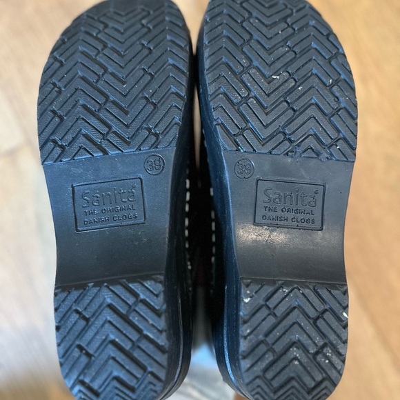 Sanita Sabel Glossy Black Patent Leather Slip Resistant Women's Clogs - Picture 6 of 7